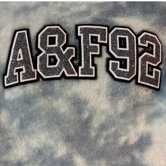 Abercrombie Blue Tie Dye Fuzzy Blue Sweatshirt Top Sweater Medium 9/10 A&F Logo - Picture 3 of 12